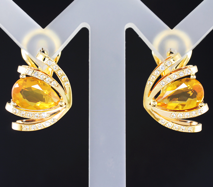 Золото Серьги с ограненными мексиканскими опалами 2,76 карата и бесцветными сапфирами