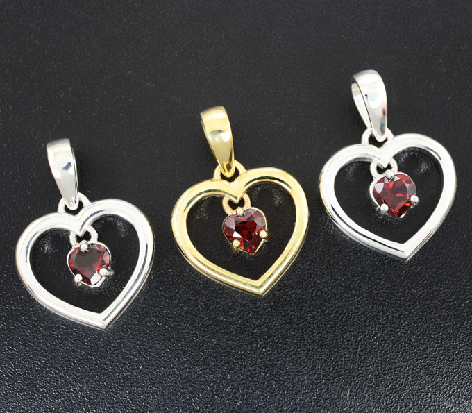 Серебро 925 Три кулона с мозамбикскими гранатами 2 карата