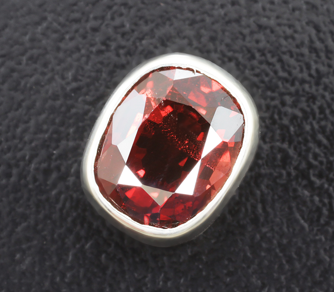 Серебро 925 Кулон со шпинелью 2,1 карата