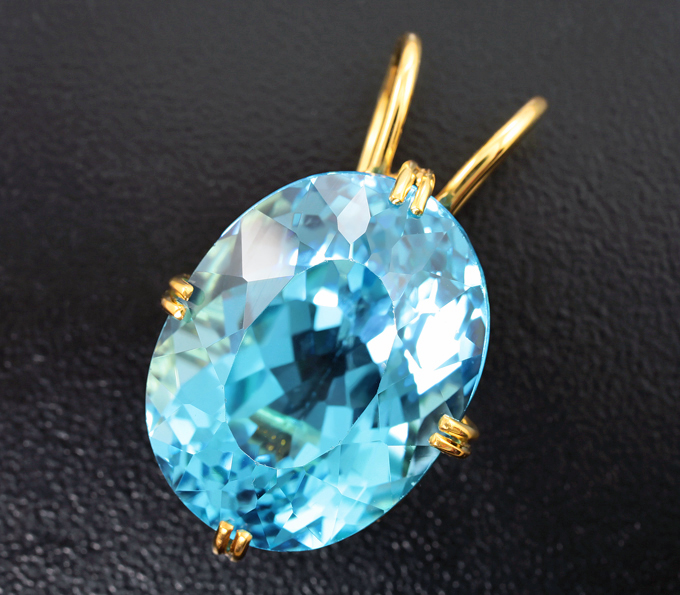 Серебро 925 Кулон с крупным топазом 37,18 карата