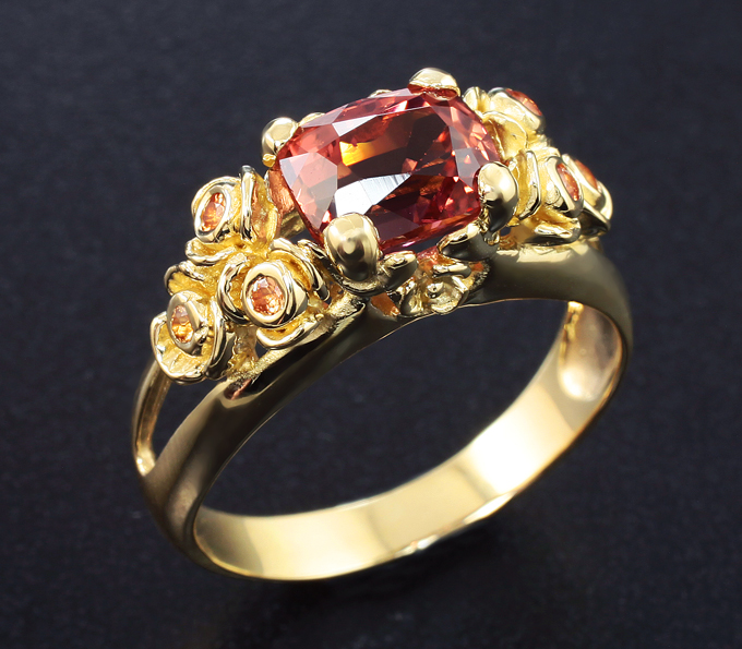 Золото Кольцо с падпараджа турмалином 2,13 карата и оранжевыми сапфирами