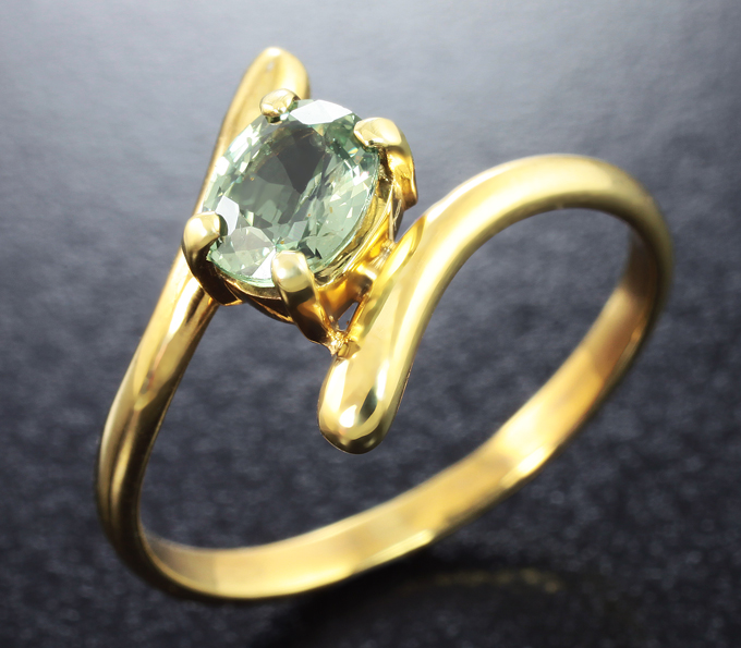 Серебро 925 Кольцо с зеленым сапфиром 0,7 карата