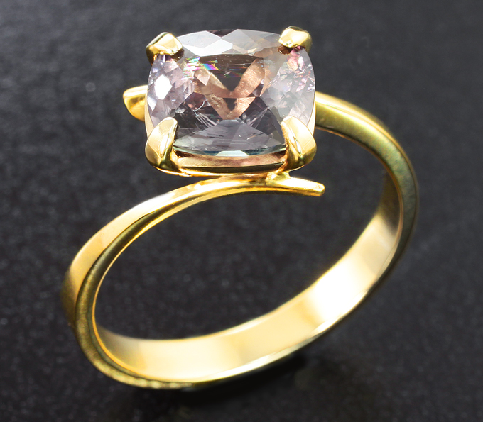 Золото Кольцо с зултанитом 1,85 карата