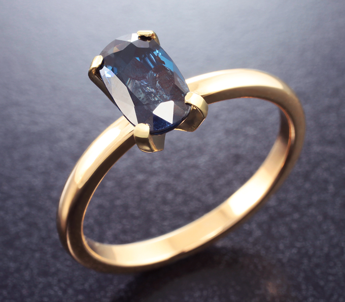 Золото Кольцо с сине-зеленым гранатом со сменой цвета 1,46 карата