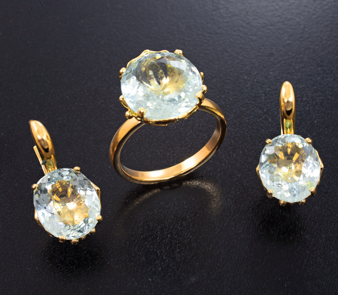 Золото Комплект с аквамаринами 16,9 карата