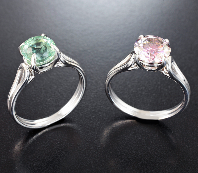 Золото Два кольца с розовым муассанитом 2,65 карата и зеленым турмалином 3,05 карата
