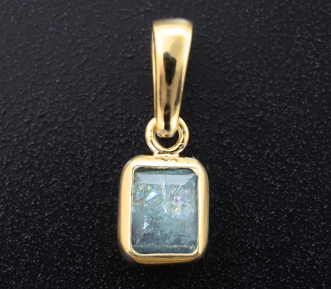 Золото Кулон с уральским александритом 1,13 карата