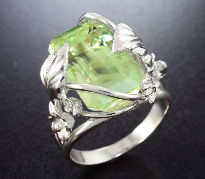 Серебро 925 Кольцо с зеленым бериллом 9,67 карата