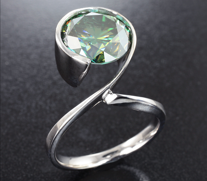 Серебро 925 Кольцо с зеленым муассанитом 6,64 карата