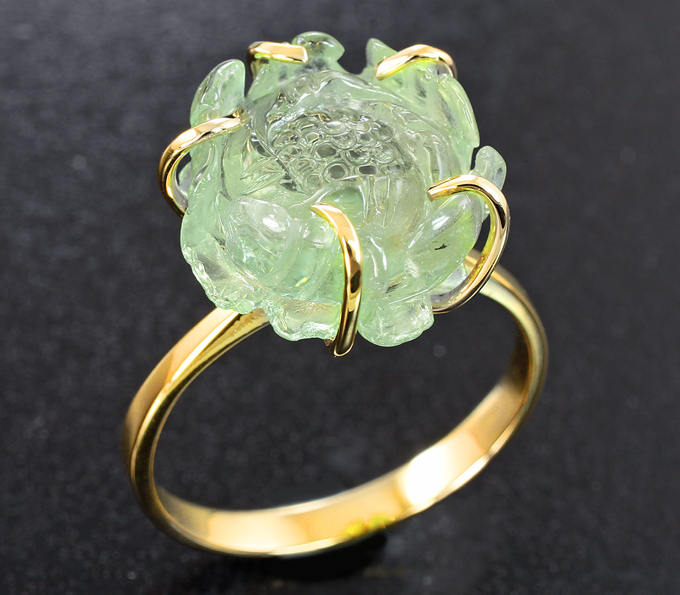 Золото Кольцо с резным зеленым турмалином 10 карат