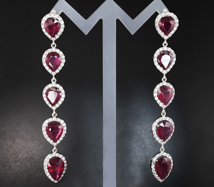 Золото Серьги с рубинами 50,92 карата и бесцветными цирконами