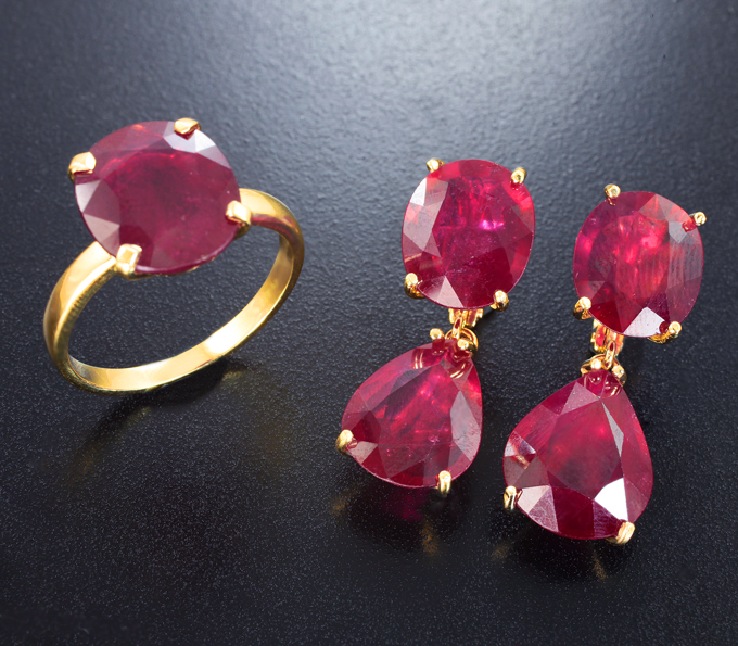 Золото Комплект с рубинами 34 карата