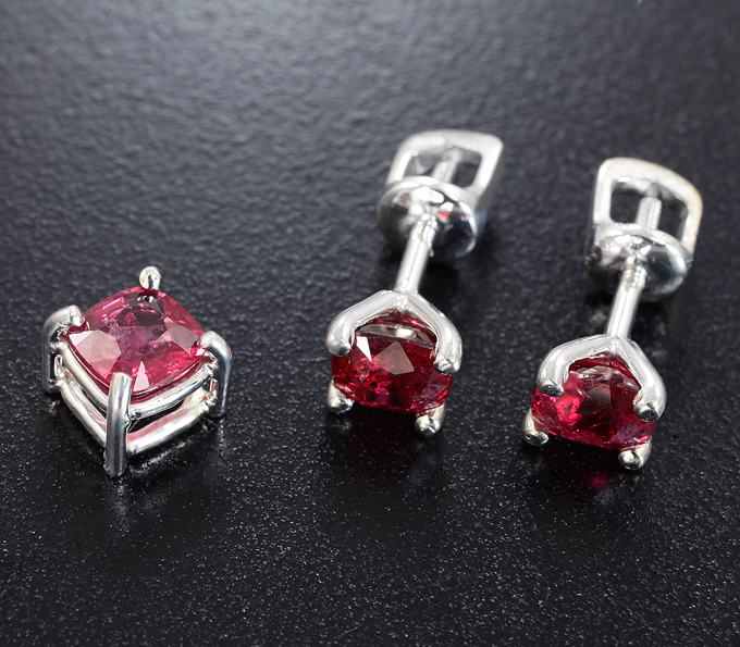 Серебро 925 Комплект с неоново-рубиновыми шпинелями 1,95 карата