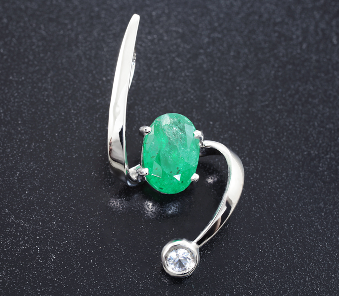 Золото Кулон с изумрудом 1,76 карата и лейкосапфиром