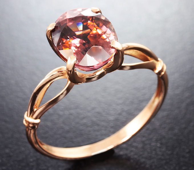 Золото Кольцо с красно-оранжевым цирконом 4,67 карата