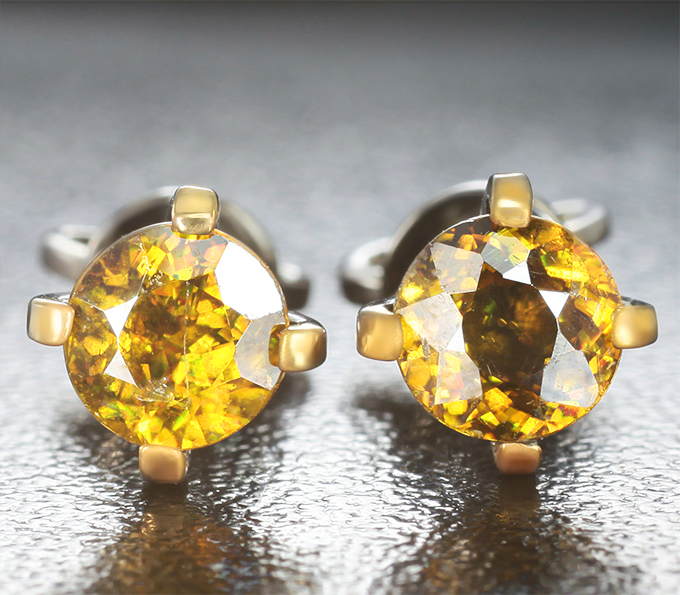 Серебро 925 Пусеты со сфенами высокой дисперсии 1,31 карата