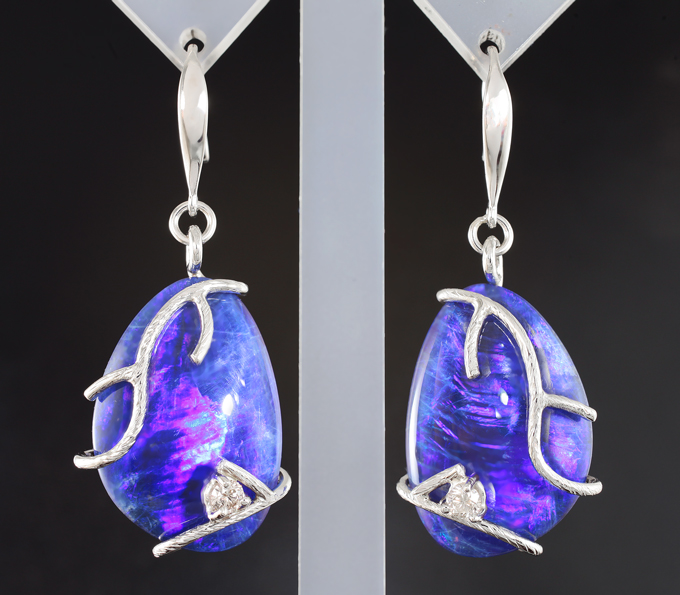 Золото Серьги с крупными австралийскими триплет опалами 30,52 карата и розовыми бриллиантами 0,43 карата