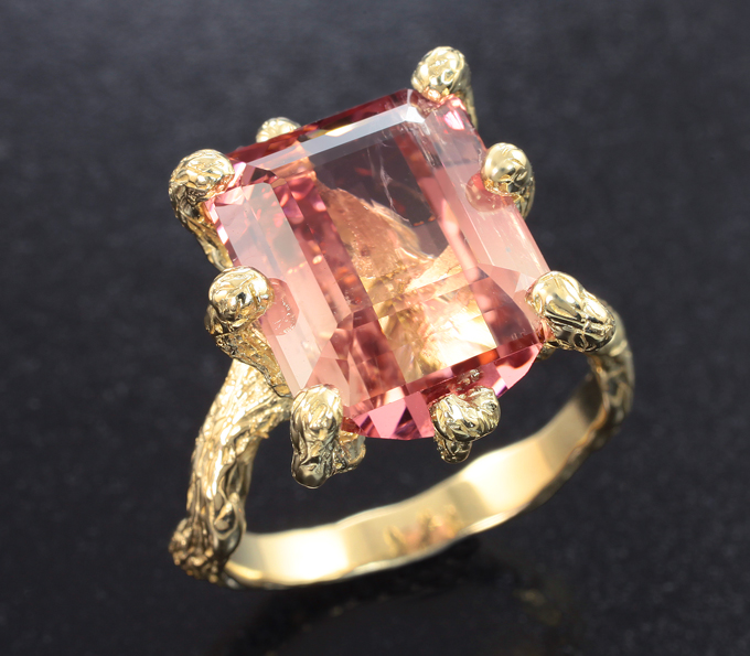 Золото Кольцо с полихромным турмалином 8,81 карата