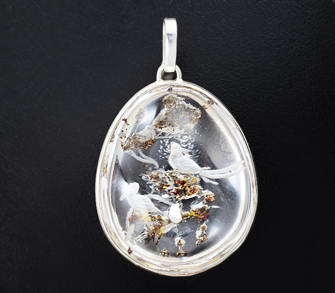 Золото Кулон с художественной миниатюрой на кварце 121,15 карата