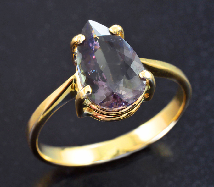 Золото Кольцо с зултанитом 2,34 карата