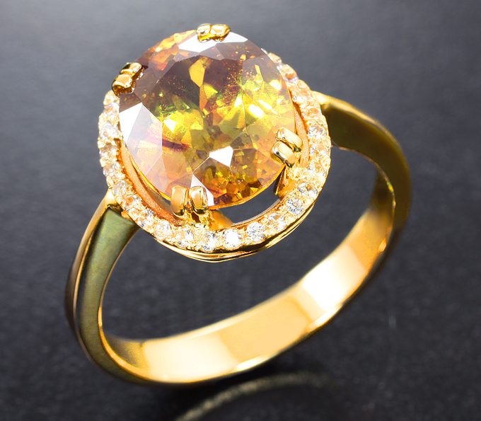 Золото Кольцо cо сфалеритом 5 карата и цирконами