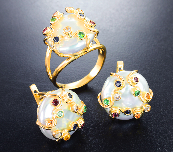 Золото Комплект с жемчугом барокко 35,89 карата, цаворитами и разноцветными сапфирами