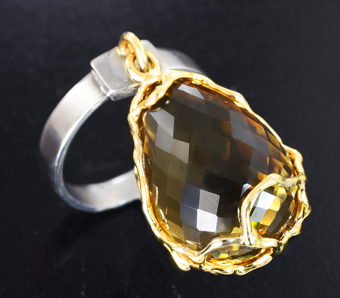 Золото Кольцо с мобильно-закрепленным массивным бриолетом цитрина 22,82 карата