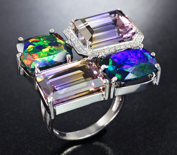 Золото Кольцо с контрастными аметринами 10,33 карата, ограненными черными опалами 5,45 карата и бриллиантами