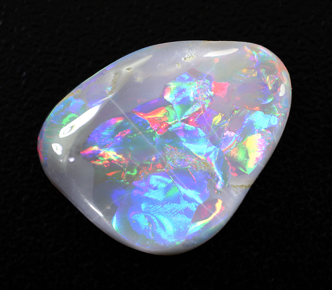 Кольцо с австралийским solid опалом 4,25 карата и лейкосапфирами