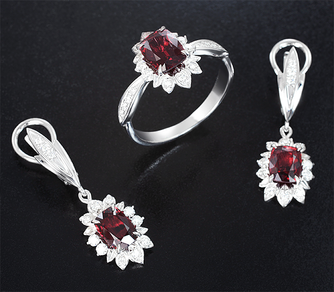 Золото Комплект с красными шпинелями 4,65 карата и бриллиантами