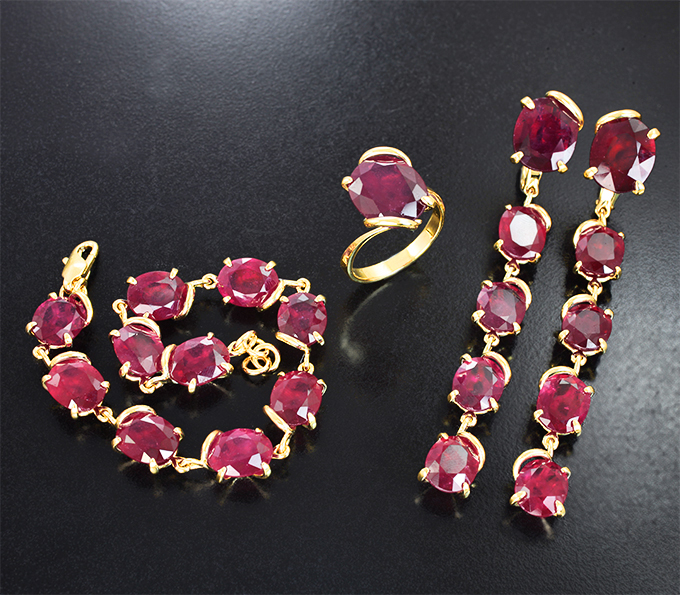 Золото Комплект с рубинами 86,47 карата