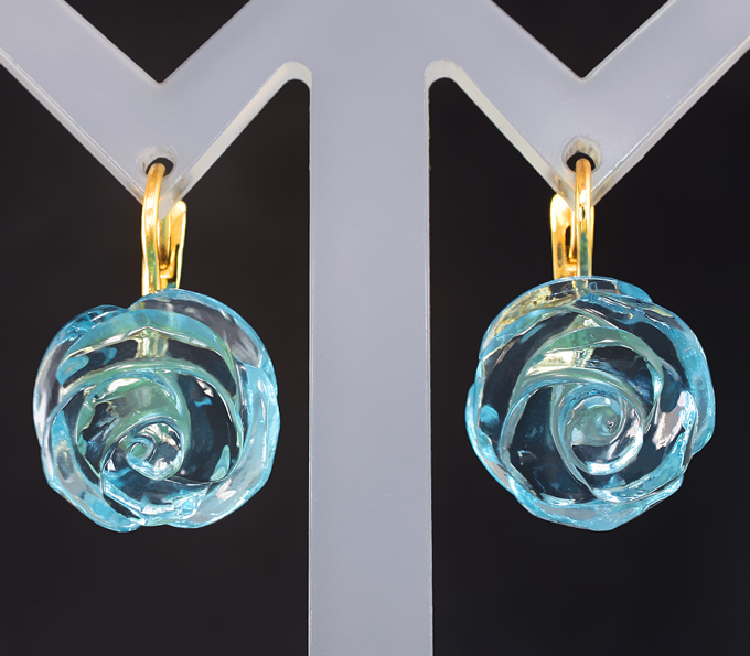 Золото Серьги с резными аквамаринами 44,21 карата