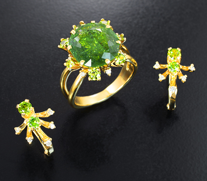 Золото Комплект с рутиловым параиба турмалином 7,86 карата, уральскими демантоидами и бриллиантами