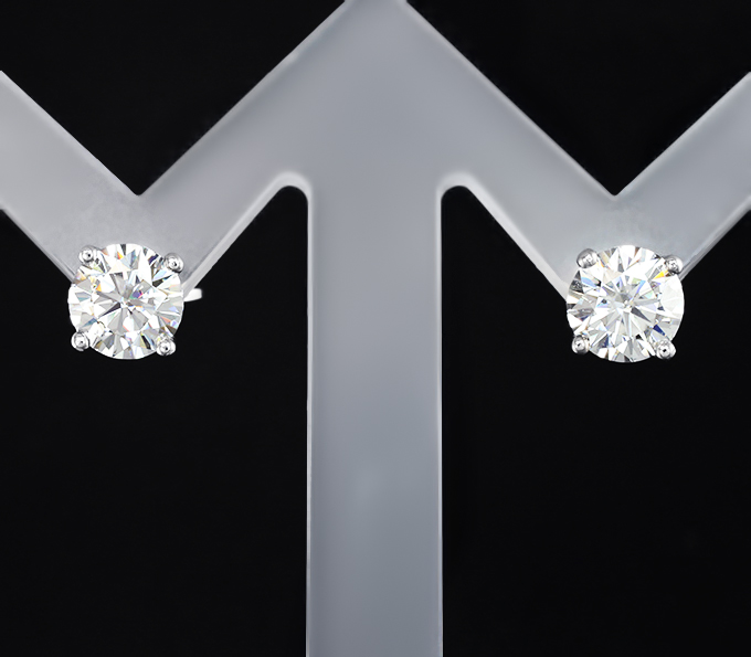 Золото Пусеты с муассанитами 1,91 карата