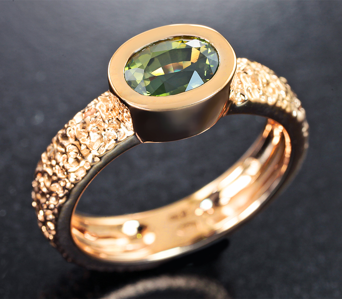 Золото Кольцо с александритом 0,85 карата