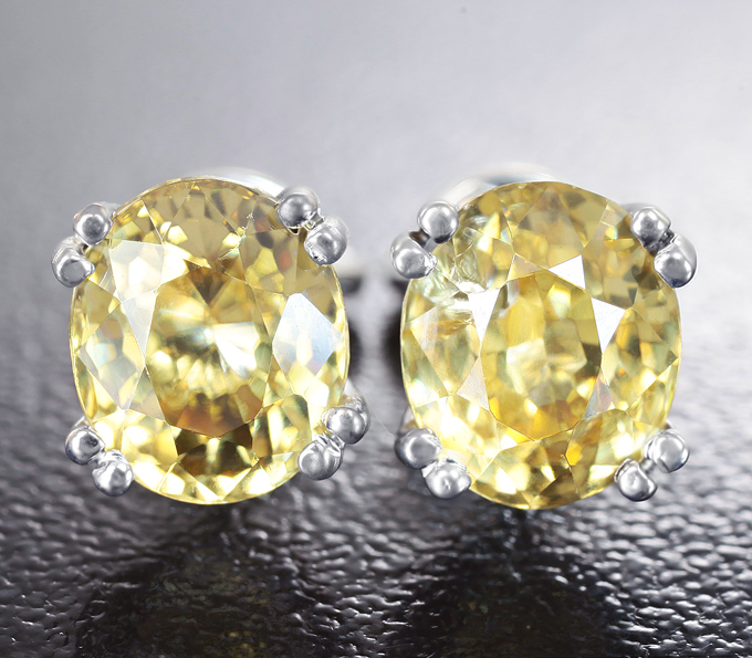 Золото Пусеты с  желтыми цирконами 4,57 карата