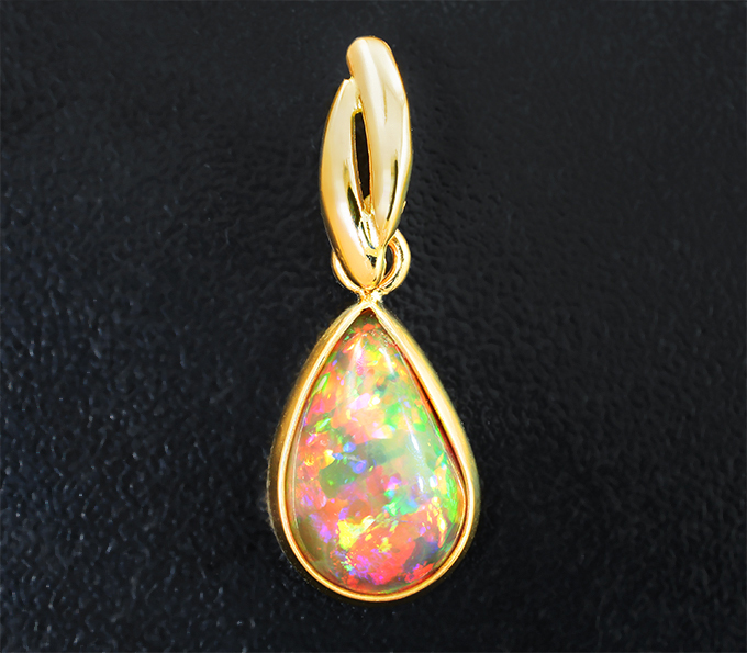 Золото Кулон с кристаллическим эфиопским опалом 2,98 карата