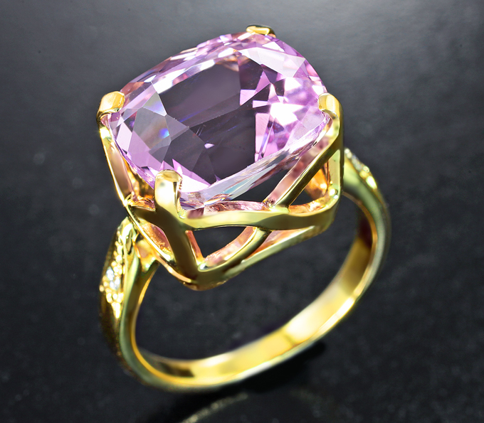 Золото Кольцо с кунцитом 8,7 карата и бриллиантами