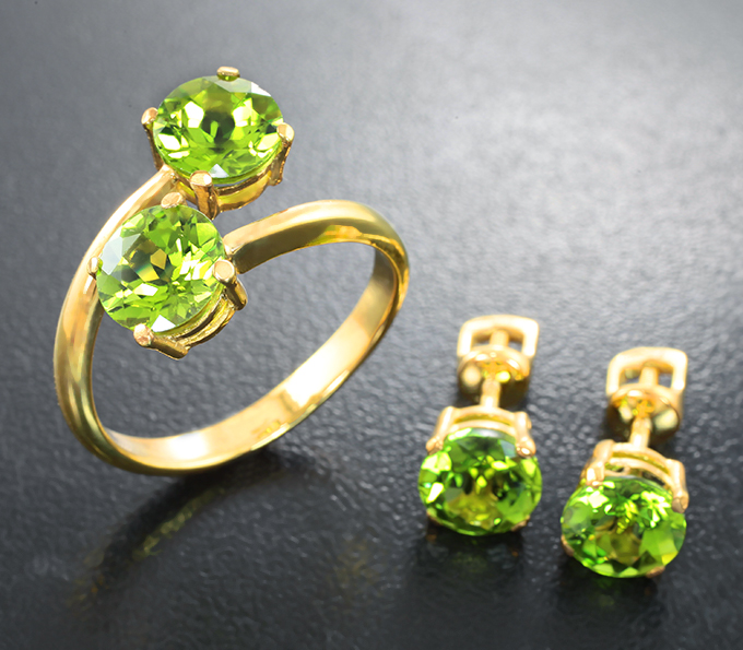 Серебро 925 Комплект с перидотами 6,04 карата