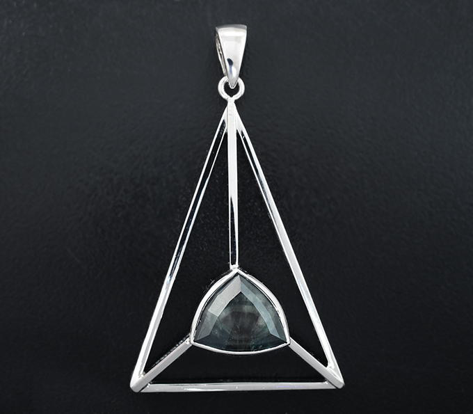 Золото Кулон с уральским александритом 5,36 карата