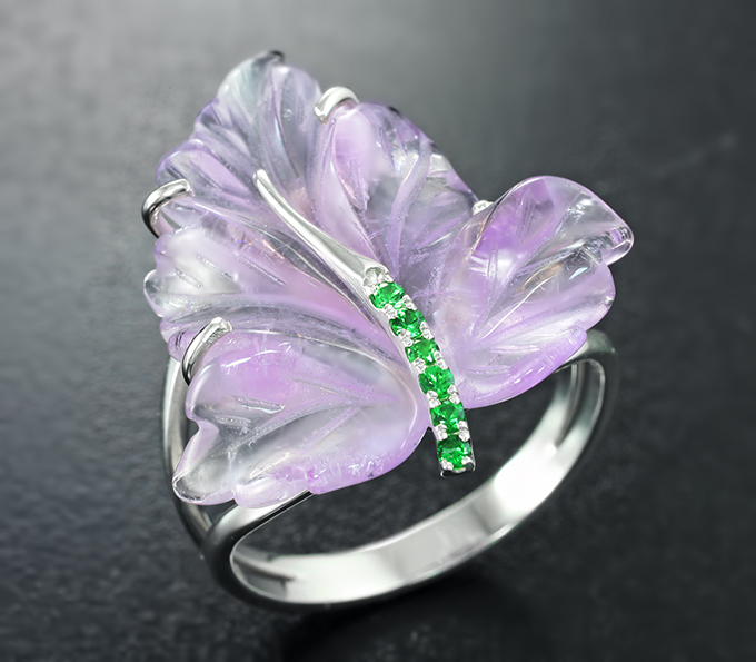 Серебро 925 Кольцо с резным аметистом 12,18 карата и цаворитами