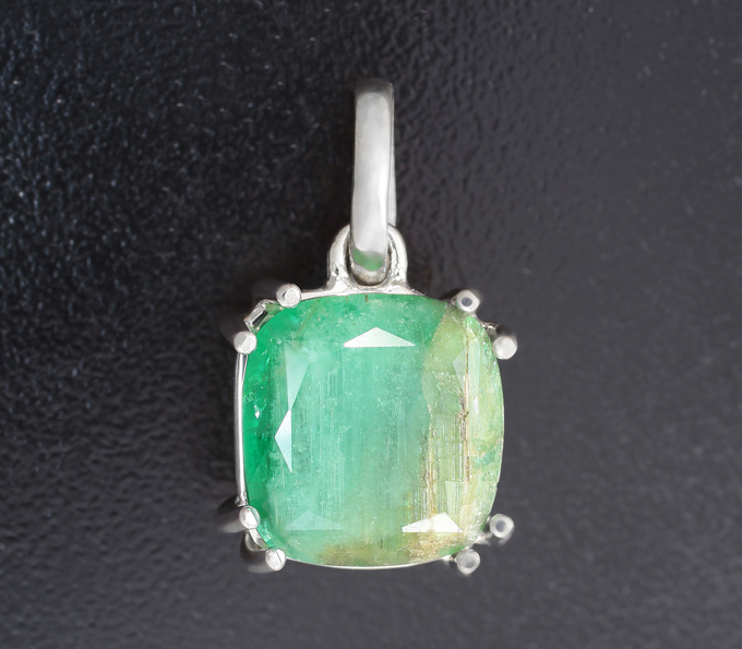 Серебро 925 Кулон с уральским изумрудом 6,5 карата