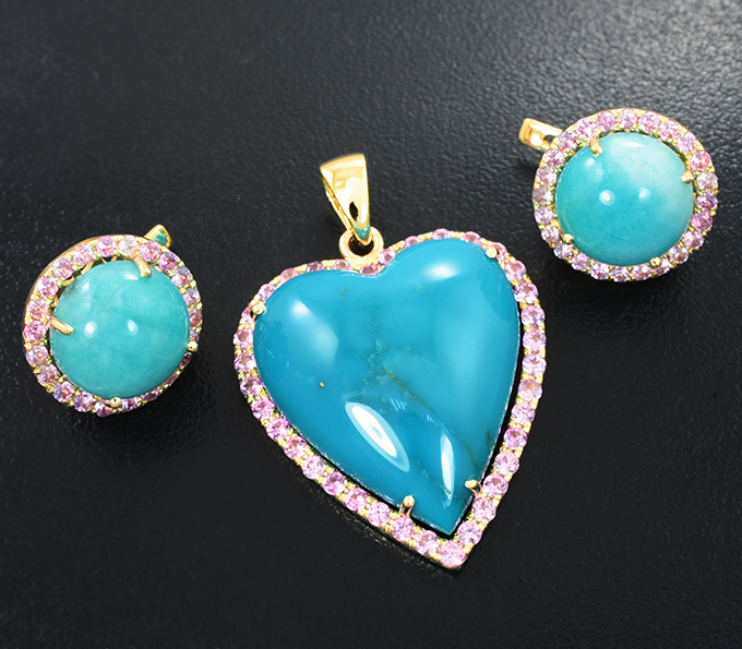 Золото Комплект с армянской бирюзой 24,94 карата, амазонитами 12,48 карата и розовыми сапфирами