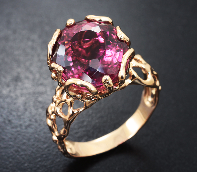Золото Кольцо с крупным рубеллитом 12,74 карата