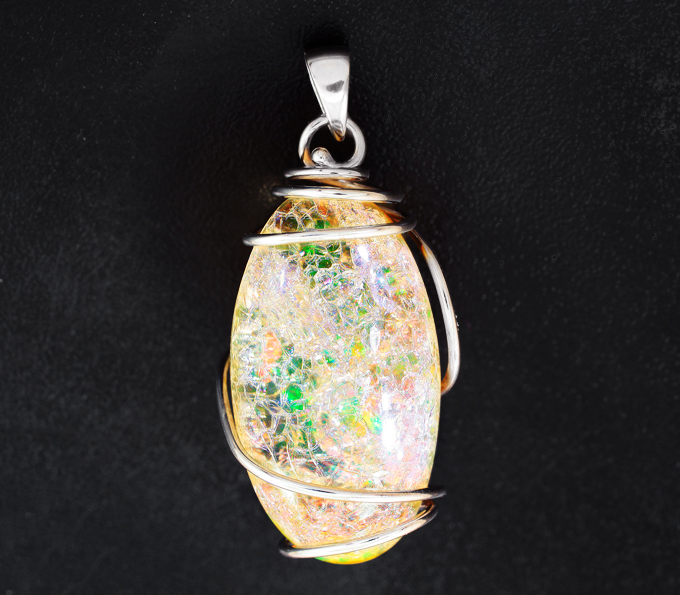 Золото Кулон с кристаллическим эфиопским опалом 64,39 карата