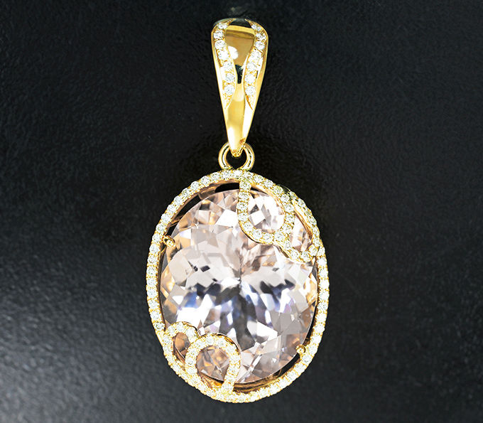 Золото Кулон с морганитом высокой чистоты 25,8 карата и бриллиантами