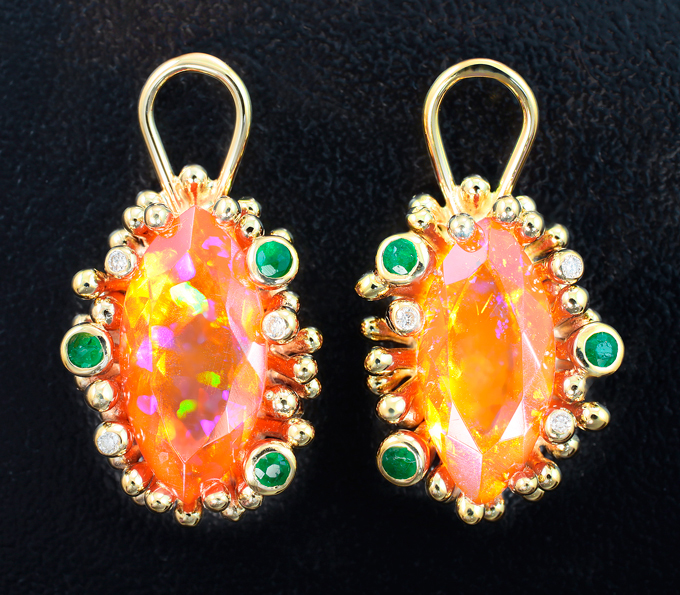 Золото Подвесы для серег с яркими ограненными мексиканскими опалами 3,77 карата, изумрудами и бриллиантами