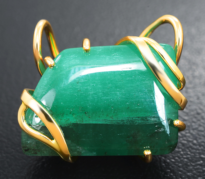 Золото Кулон с уральским изумрудом 15,04 карата