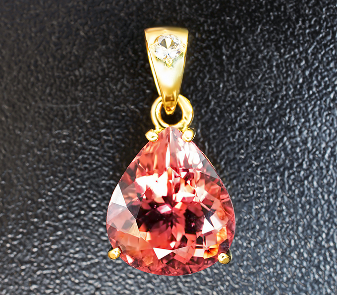 Золото Кулон с падпараджа турмалином 8,16 карата и лейкосапфиром