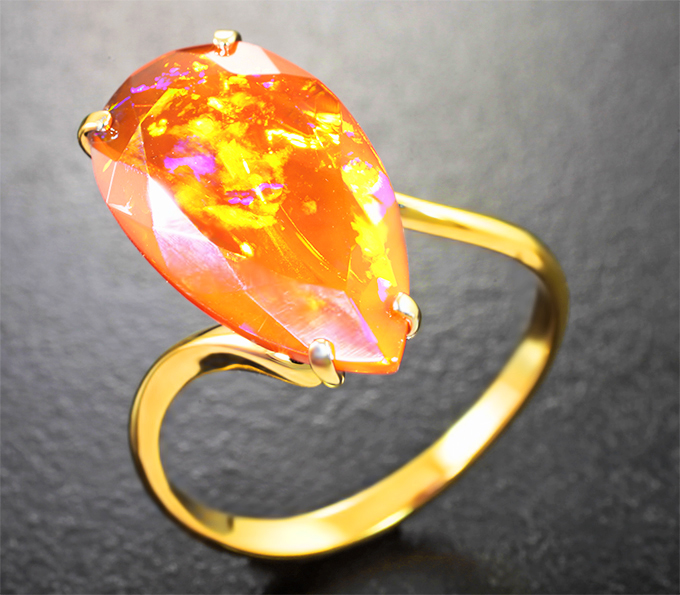 Золото Кольцо с ограненным эфиопским опалом 2,89 карата